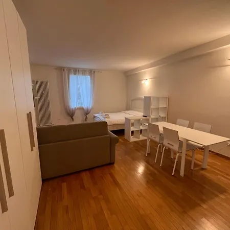 Convent Palace Apartment *